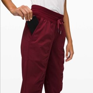 Lululemon dance studio joggers size-6